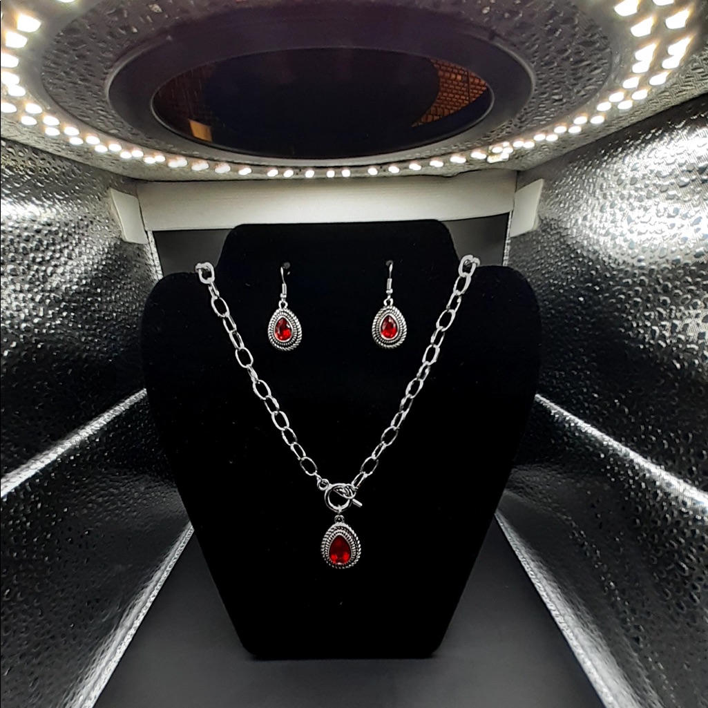 Ruby Choker